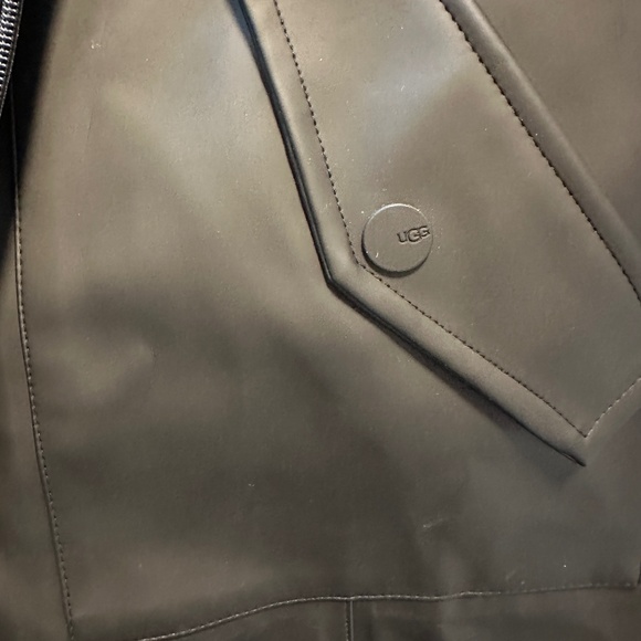 Ugg Rubberized Matte Raincoat - Picture 3 of 8